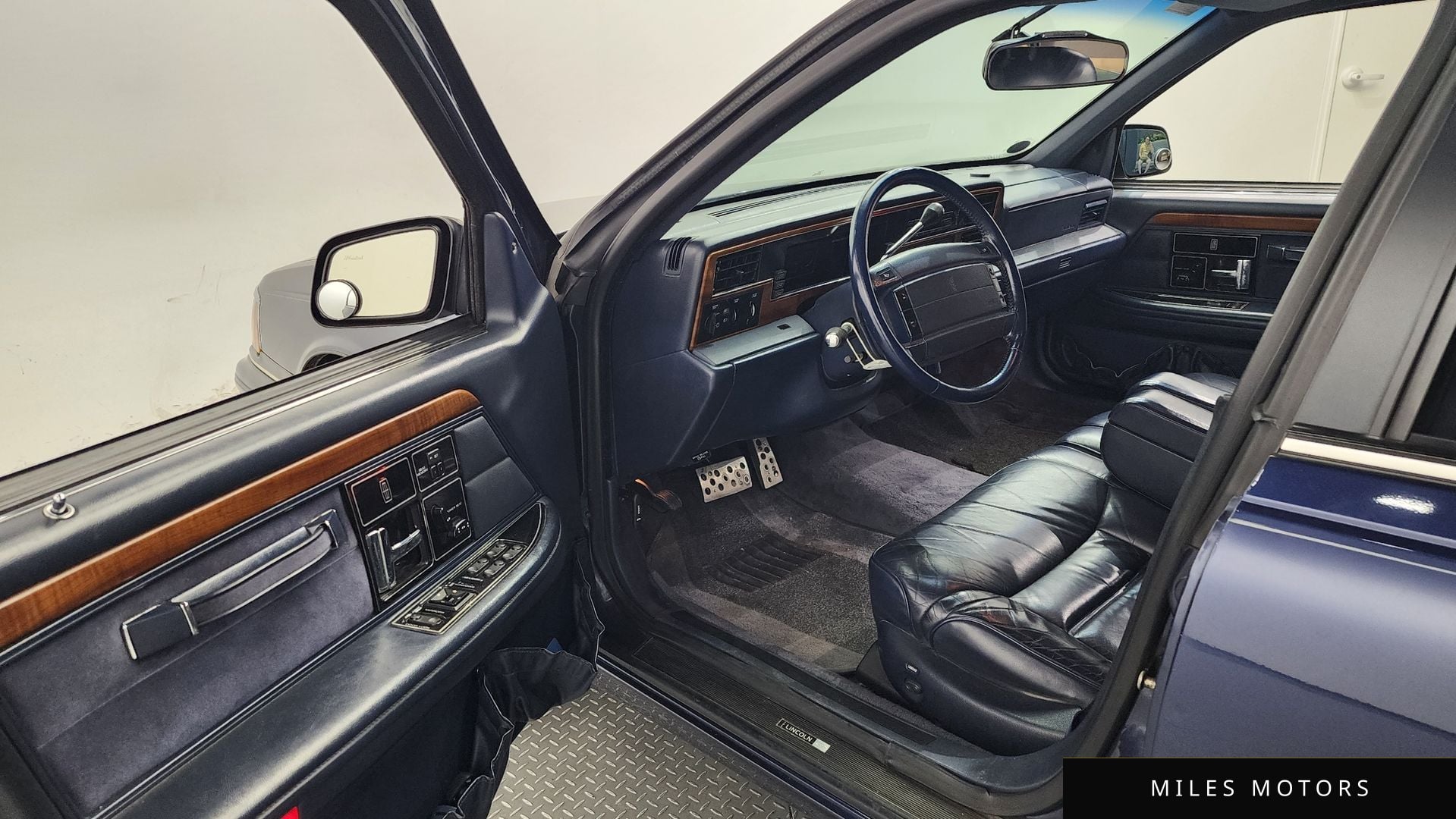 Lincoln Continental 1994 — миниатюра 10