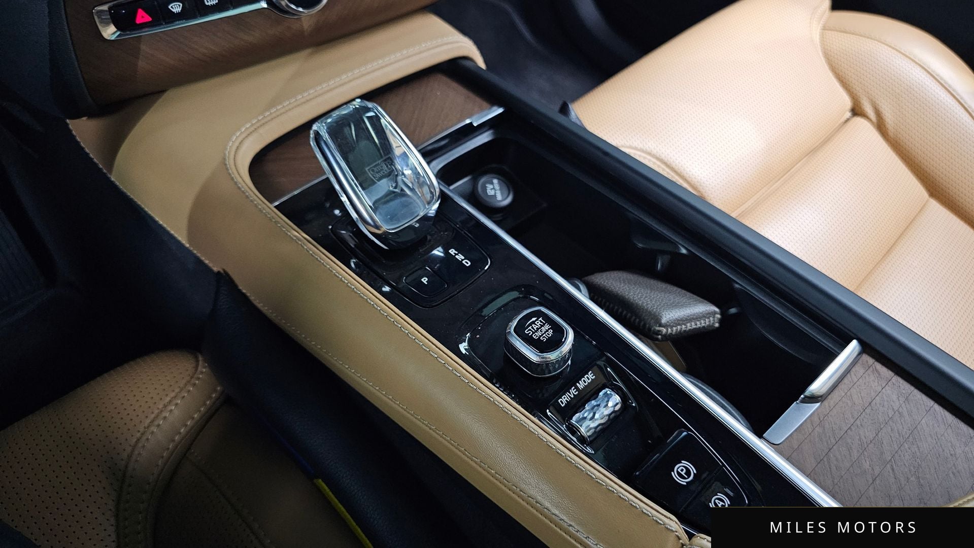 Volvo XC90 2020 — миниатюра 9