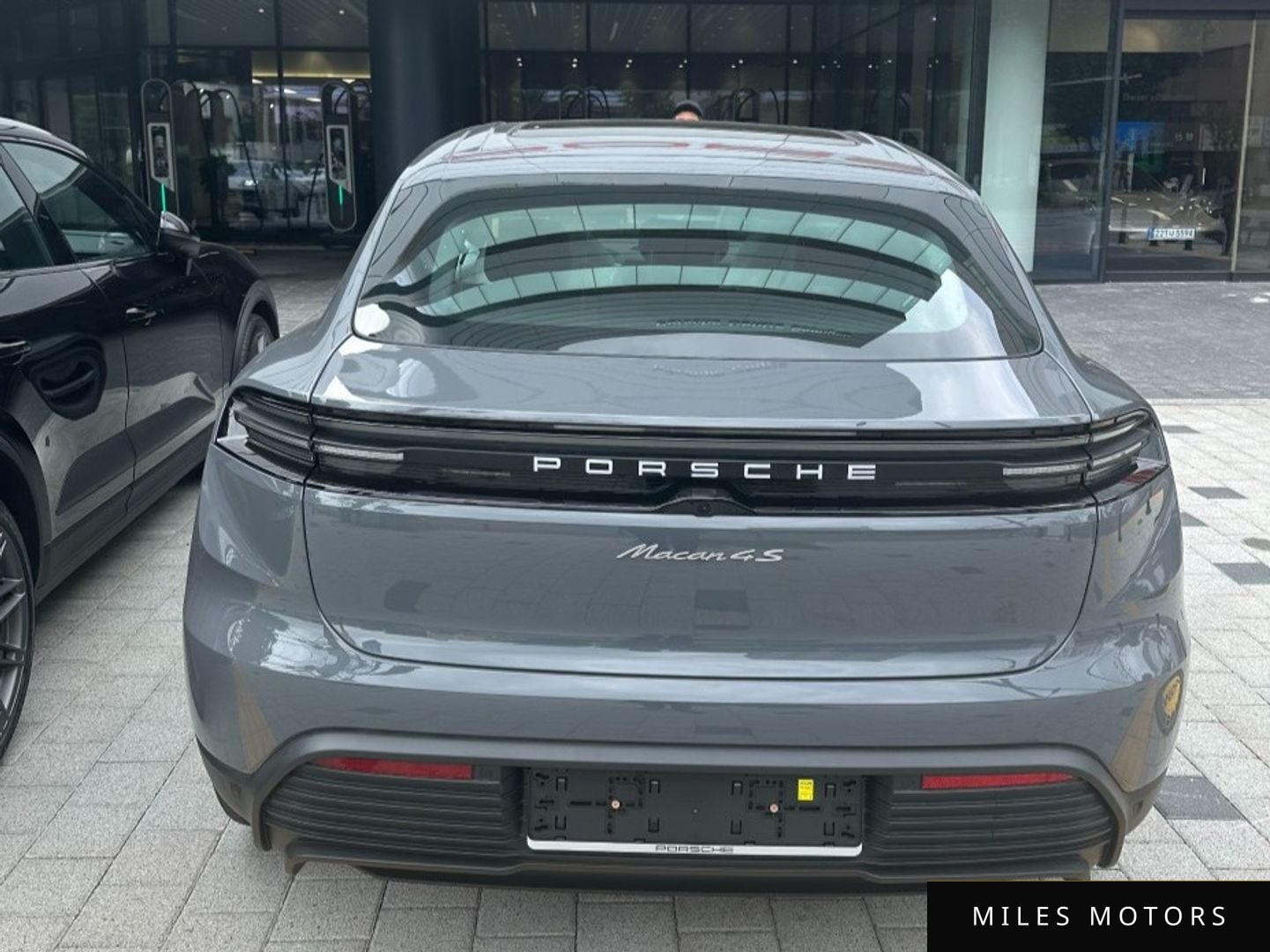Porsche Macan 2025 — миниатюра 2