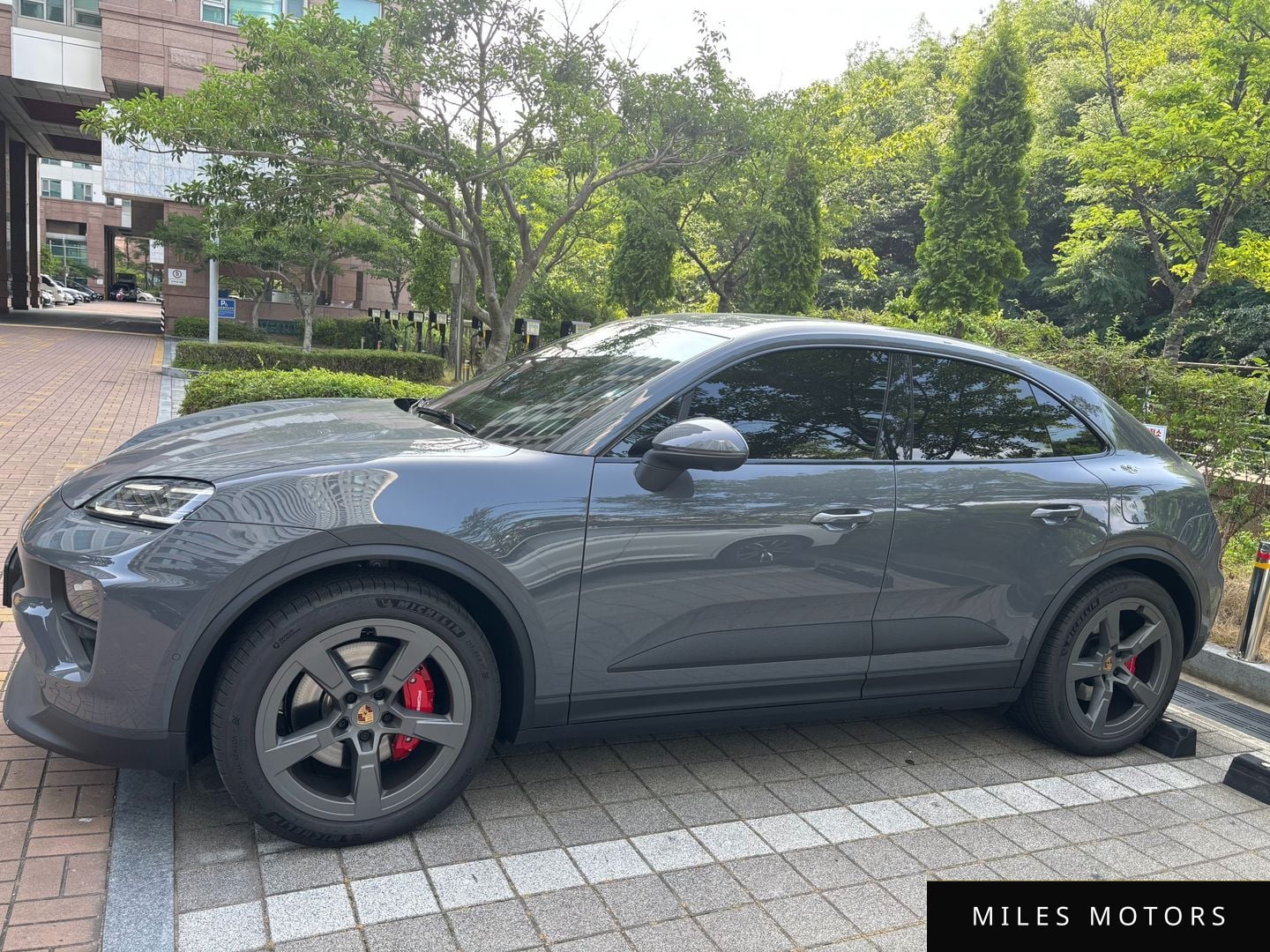 Porsche Macan 2025 — миниатюра 3