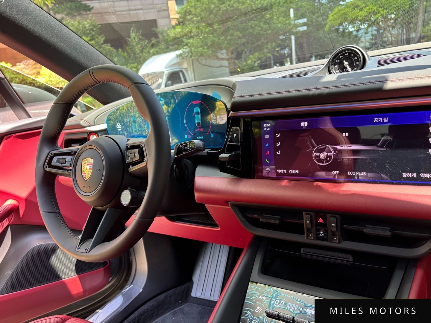 Porsche Macan 2025 — миниатюра 6