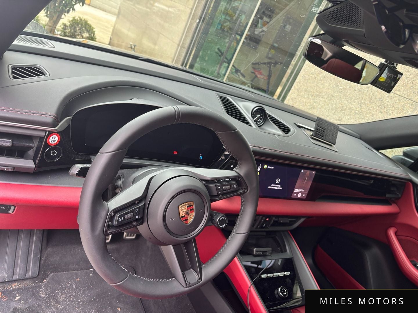 Porsche Macan 2025 — миниатюра 7