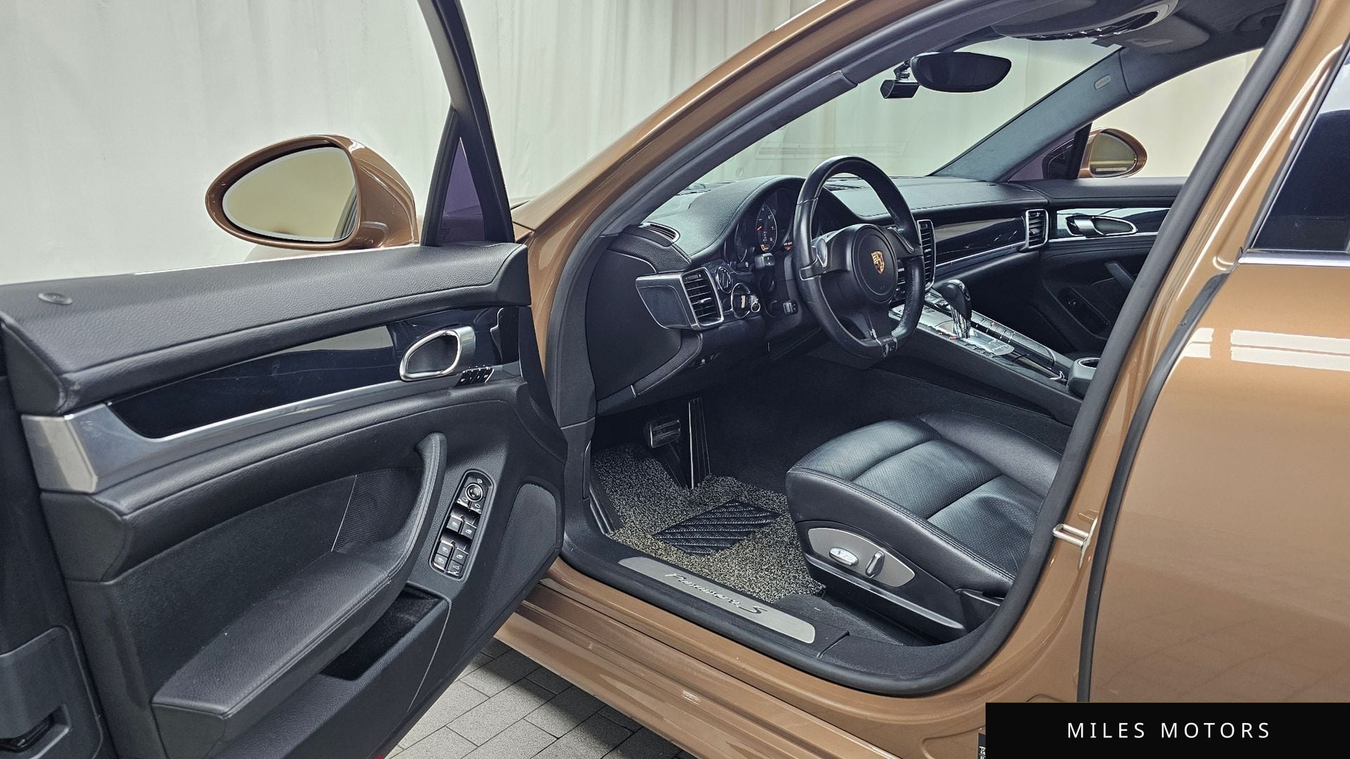 Porsche 파나메라 2010 — миниатюра 10