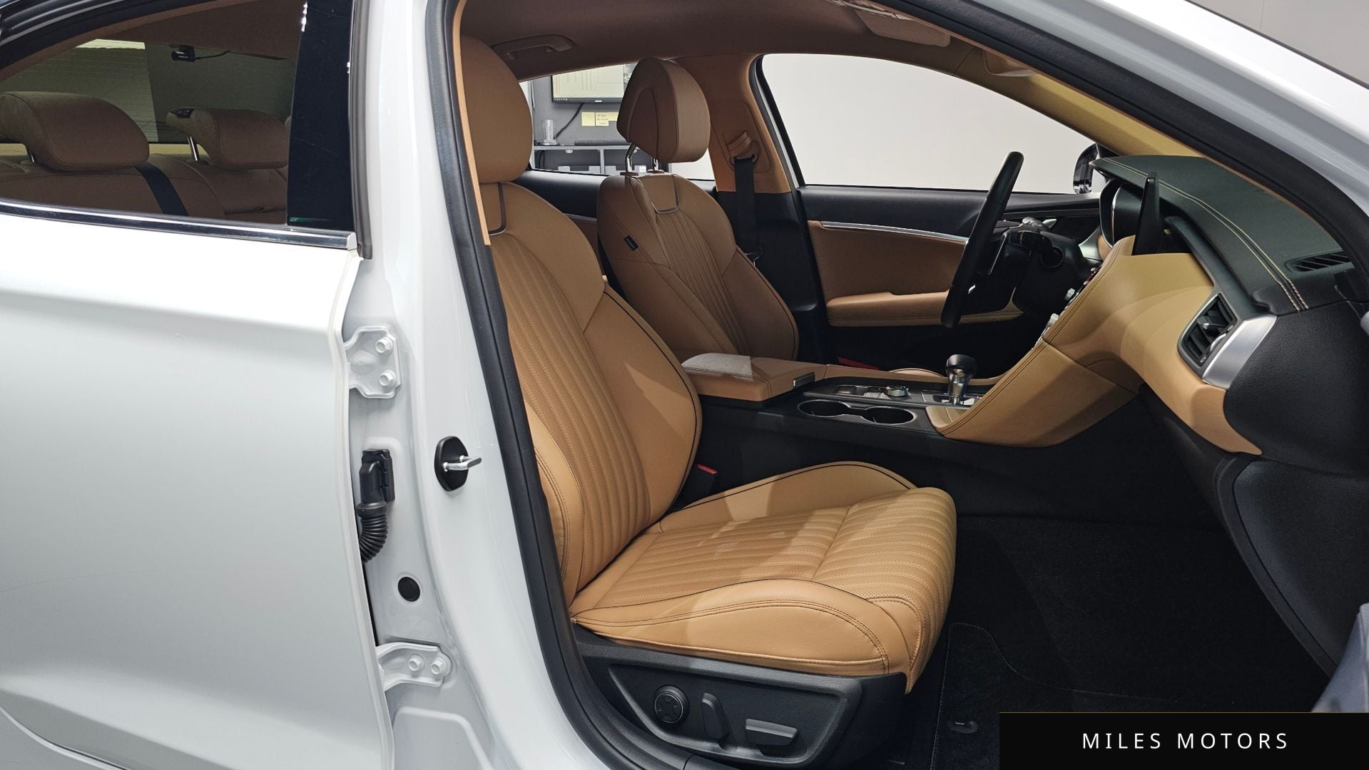 Genesis G70 2023 — миниатюра 10
