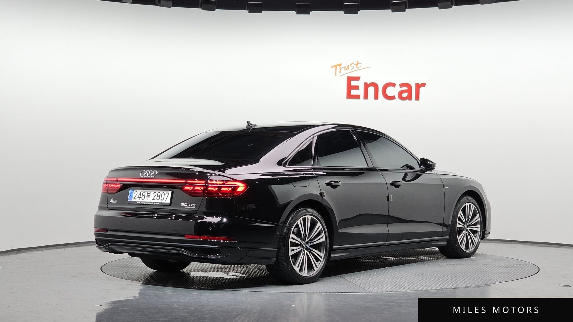 Audi A8 (D5) 2023 — миниатюра 2