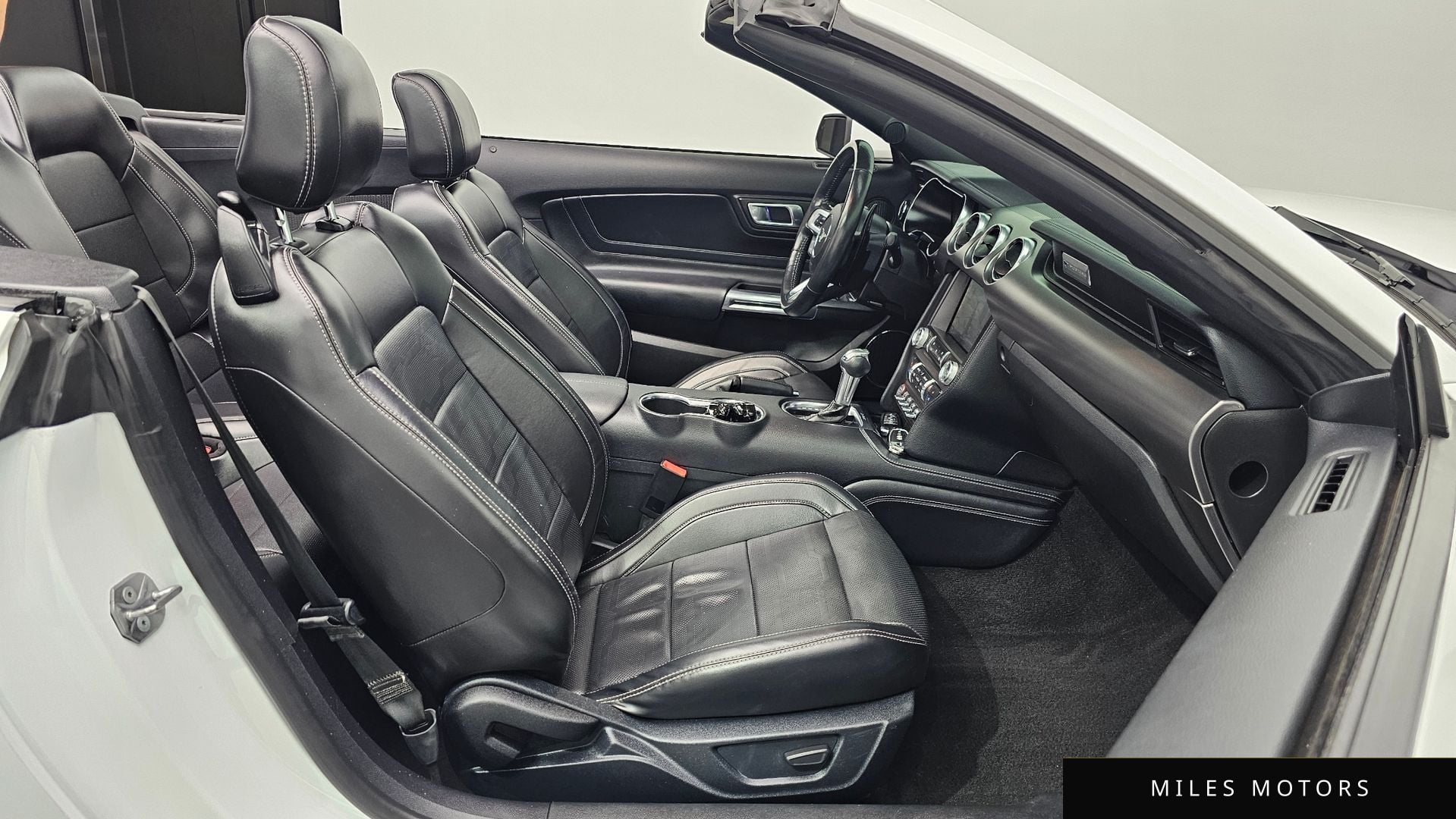 Ford 머스탱 2021 — миниатюра 10