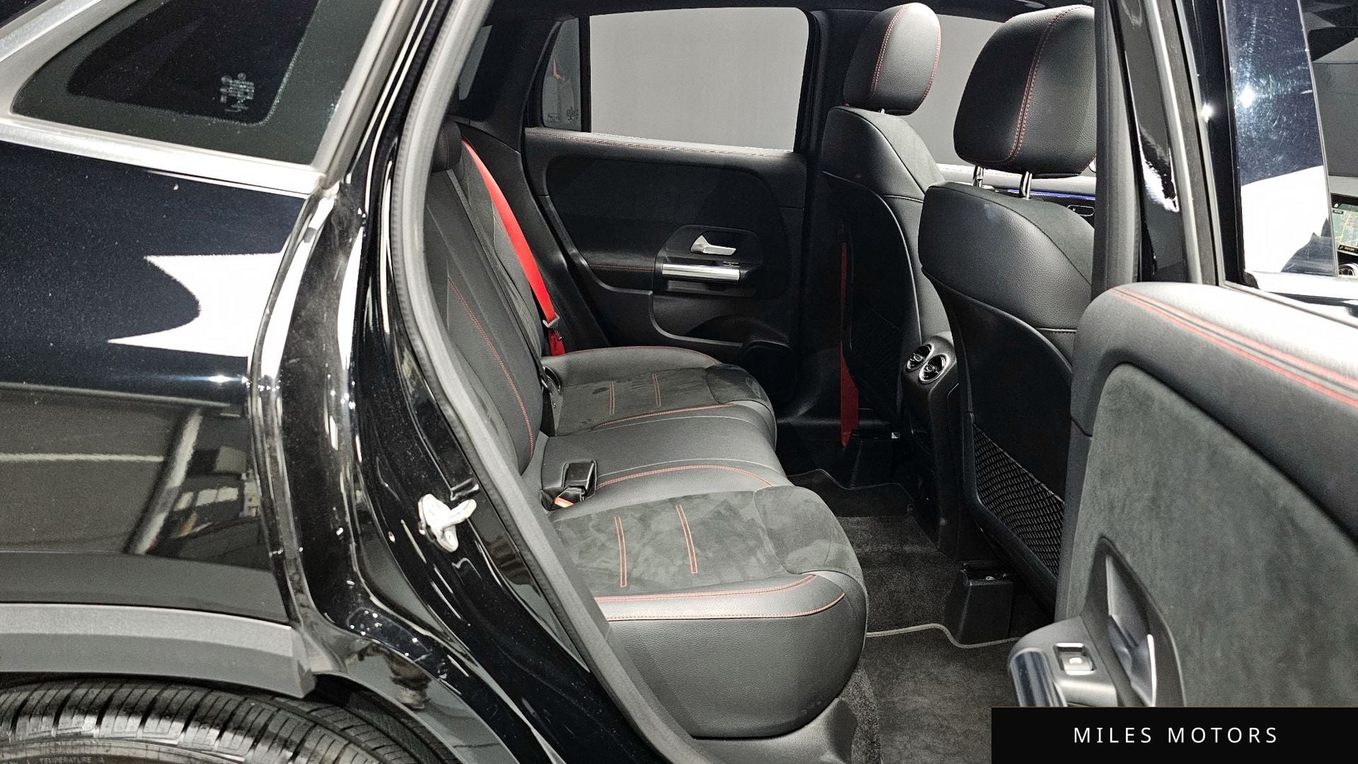 Mercedes-Benz GLA-Class H247 2021 — миниатюра 12