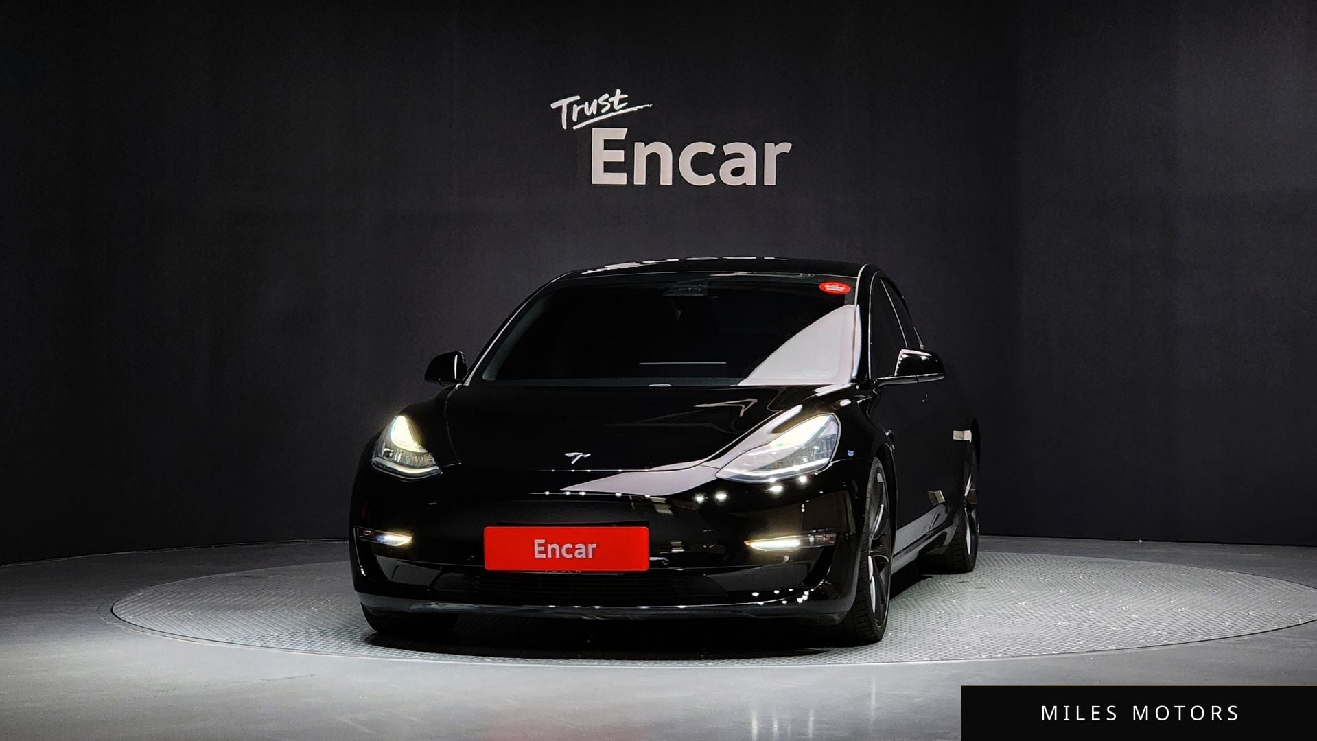 Tesla Model 3 2020 — миниатюра 3
