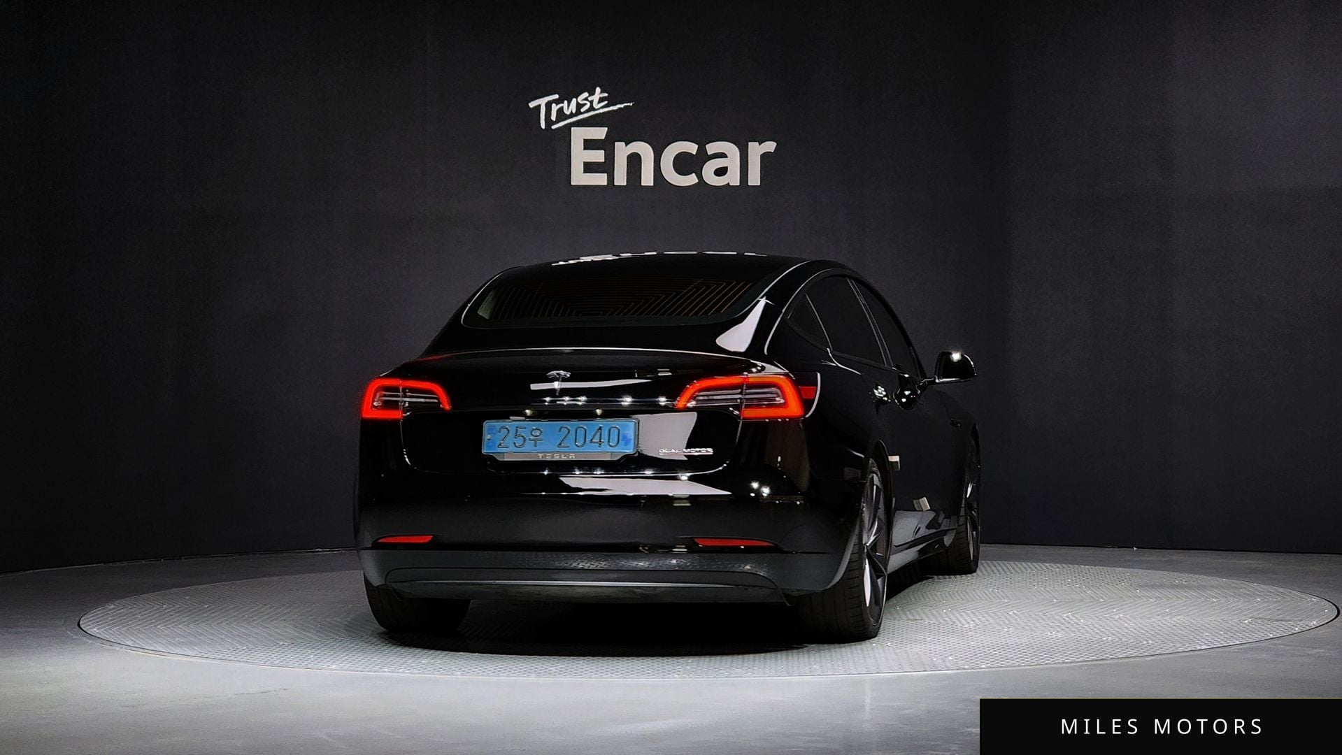 Tesla Model 3 2020 — миниатюра 4