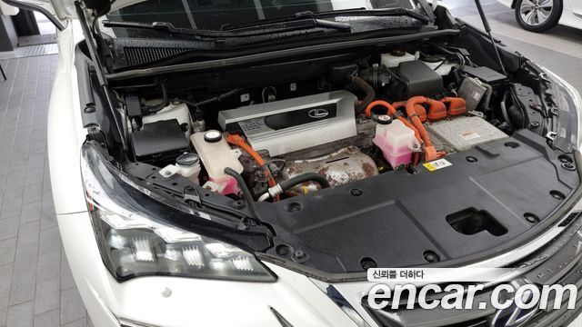 Лексус NX300h 2017 — миниатюра 6