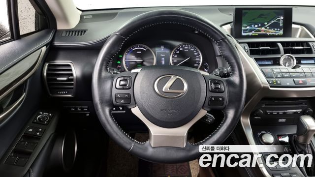 Лексус NX300h 2017 — миниатюра 17