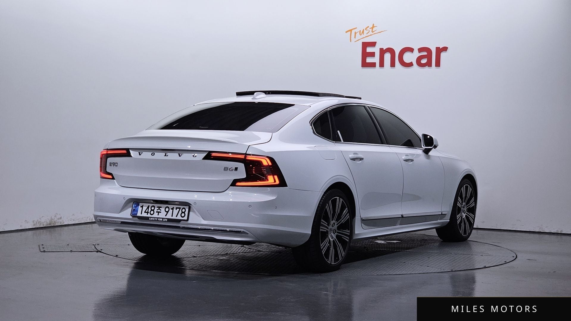 Volvo S90 2025 — миниатюра 2