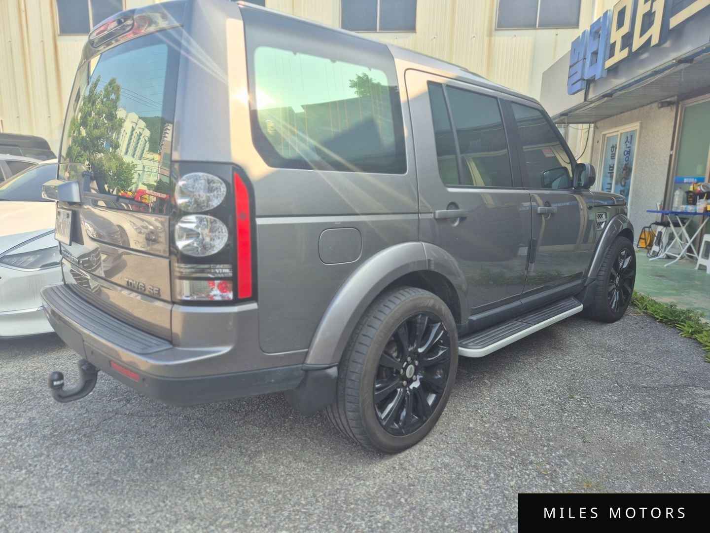 Land Rover Discovery 2010 — миниатюра 2