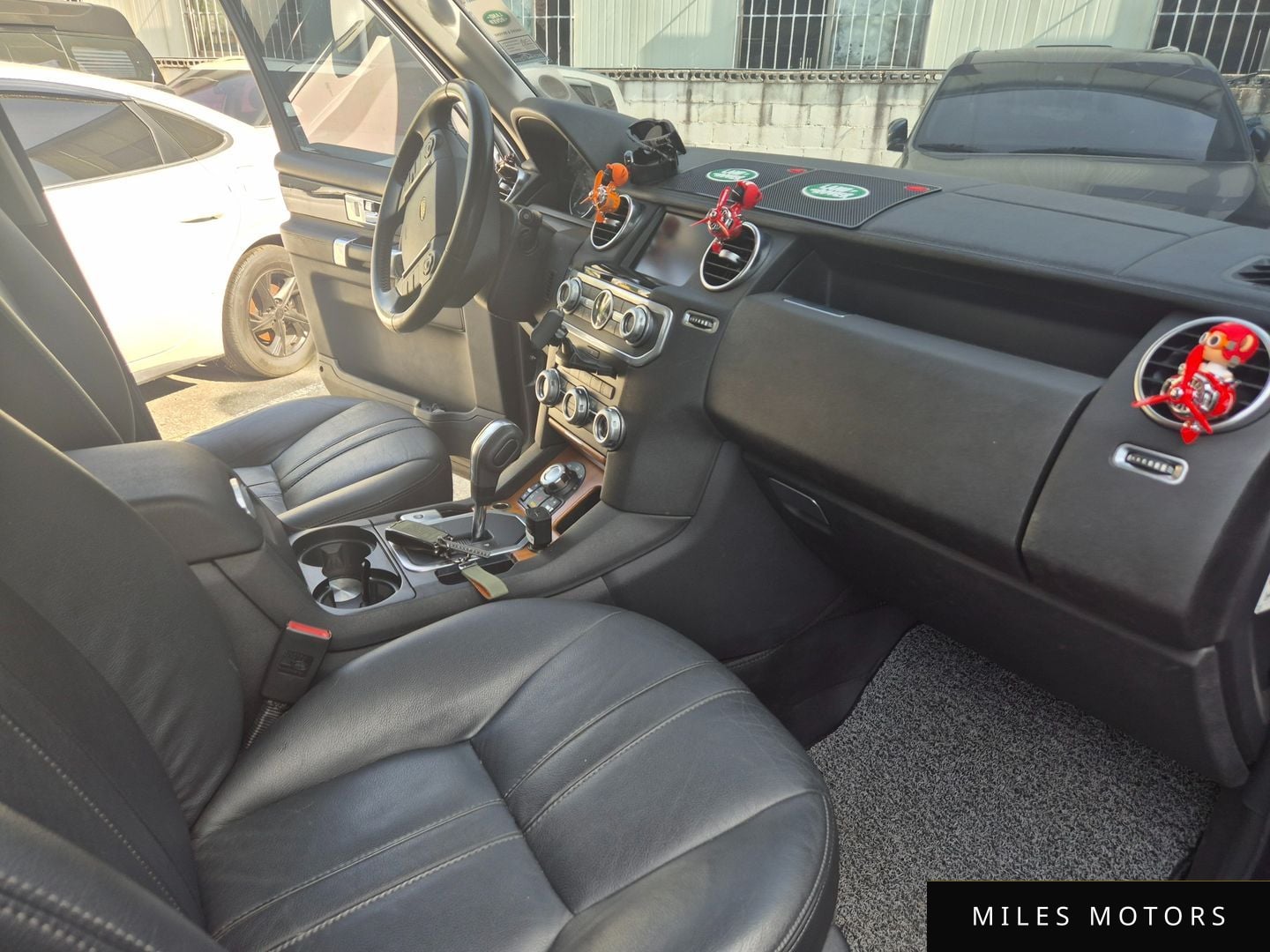 Land Rover Discovery 2010 — миниатюра 6