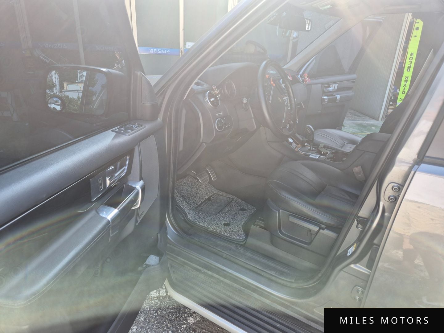 Land Rover Discovery 2010 — миниатюра 7