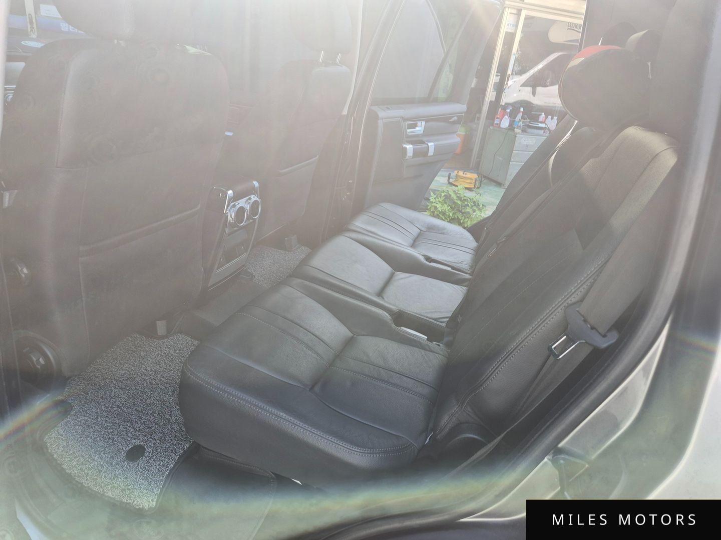 Land Rover Discovery 2010 — миниатюра 12