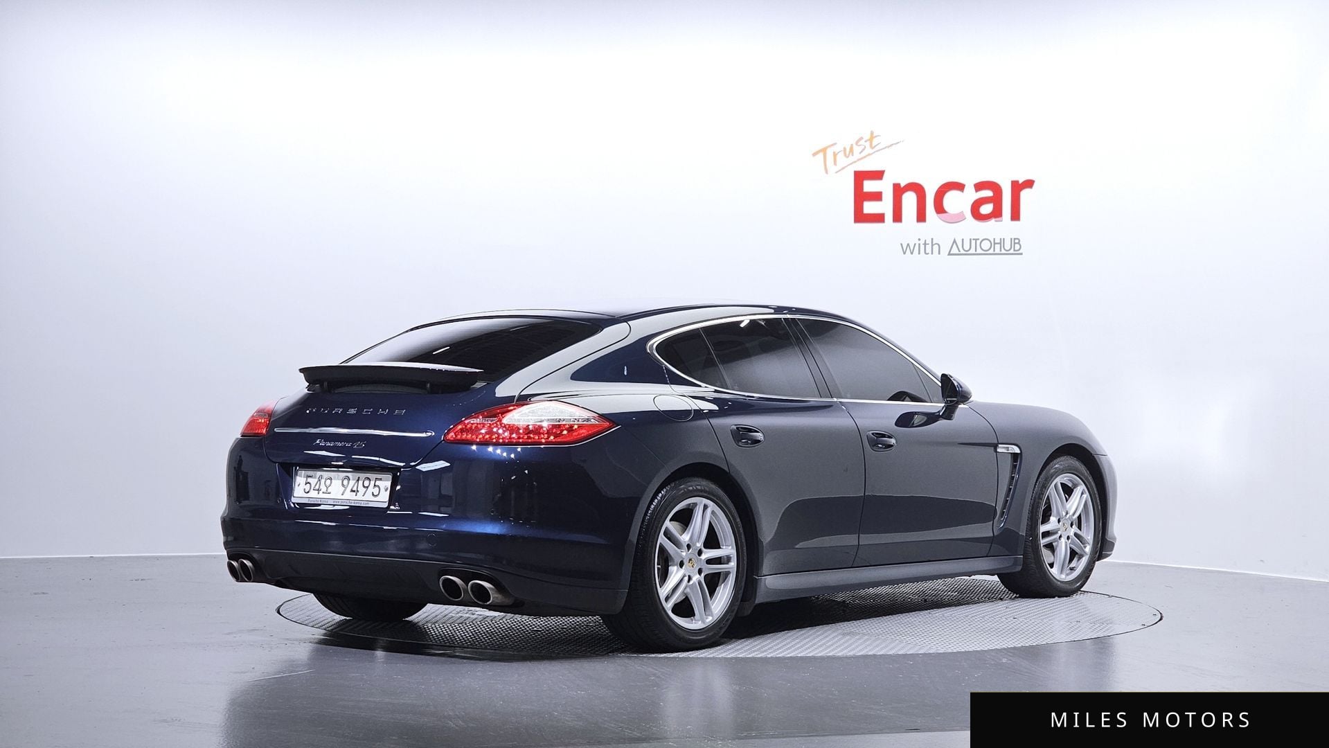 Porsche Panamera 2011 — миниатюра 2