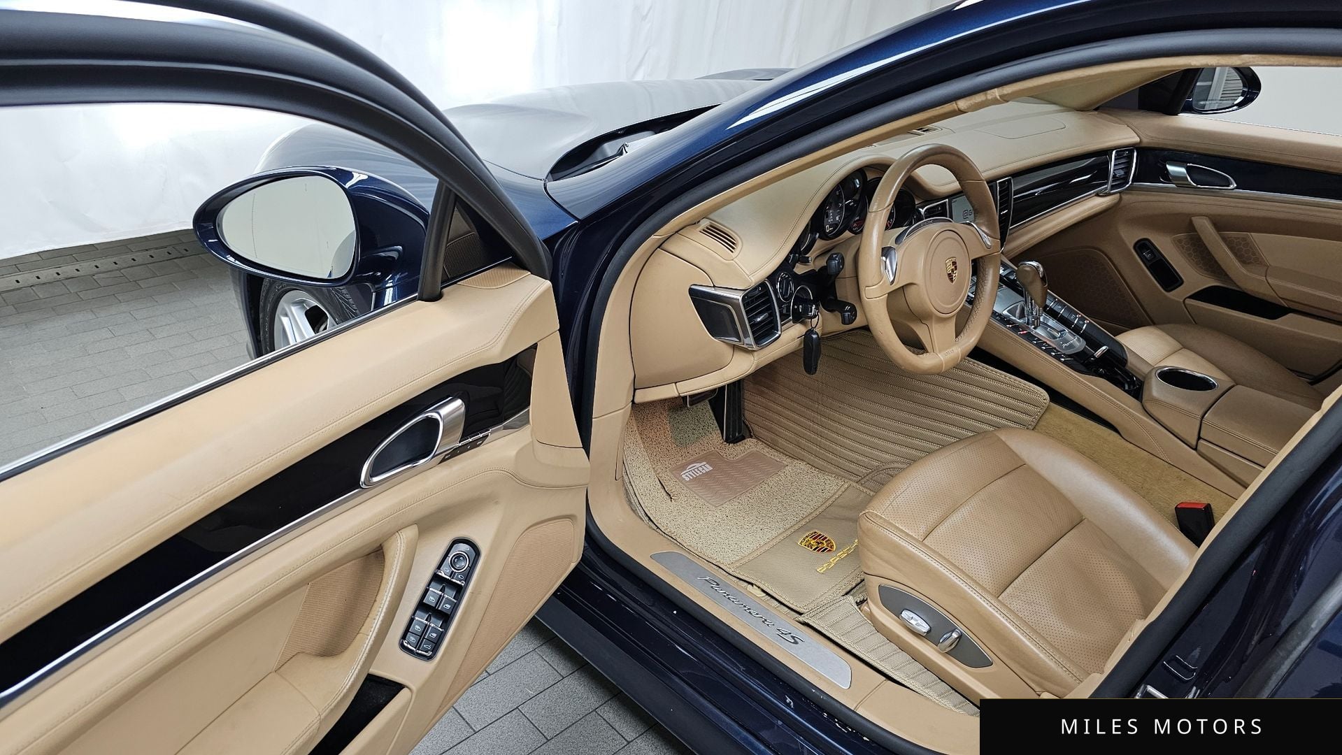 Porsche Panamera 2011 — миниатюра 10