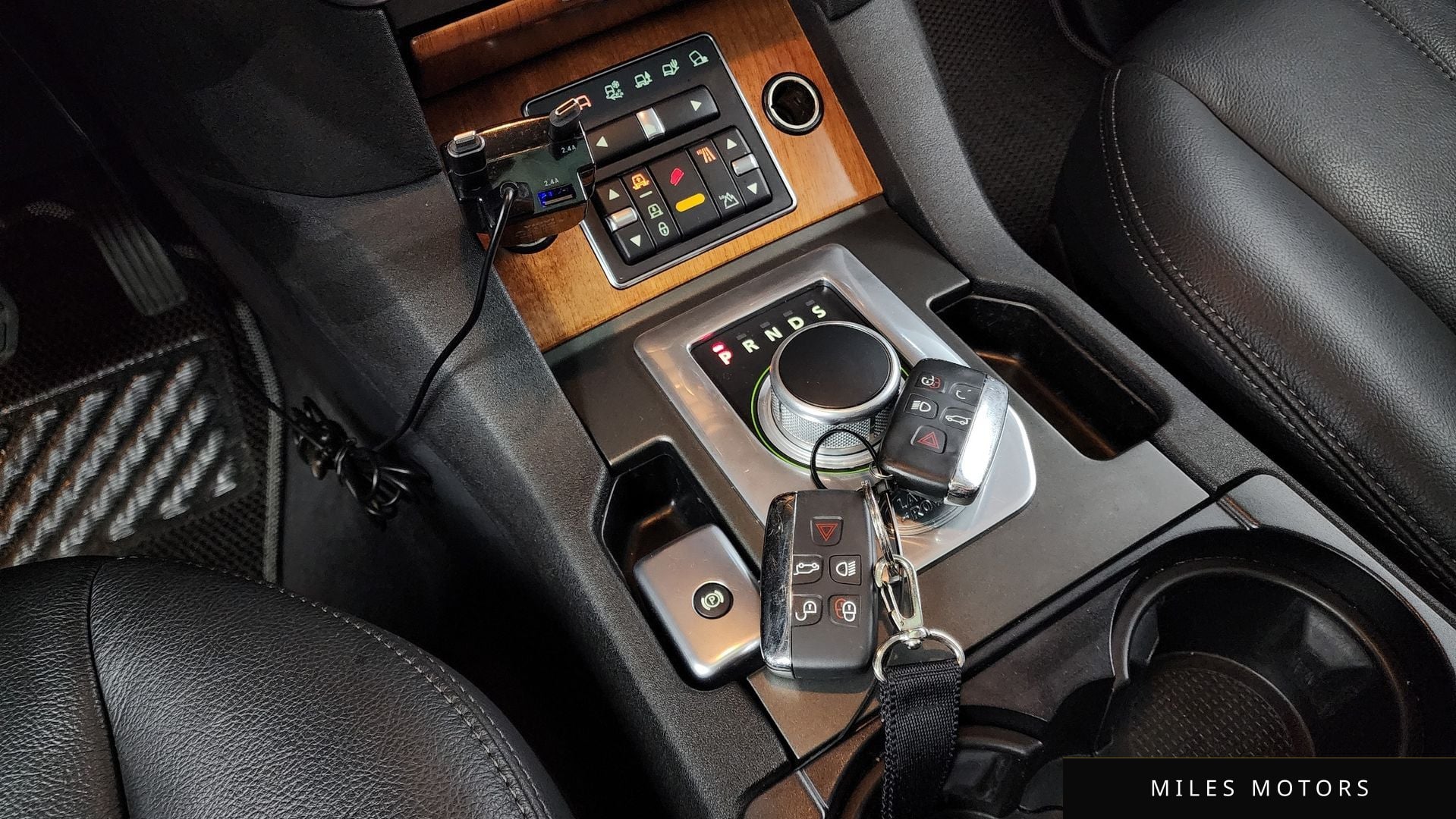 Land Rover Discovery 2012 — миниатюра 9