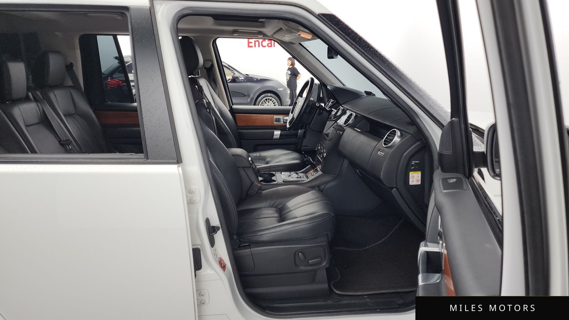 Land Rover Discovery 2012 — миниатюра 11