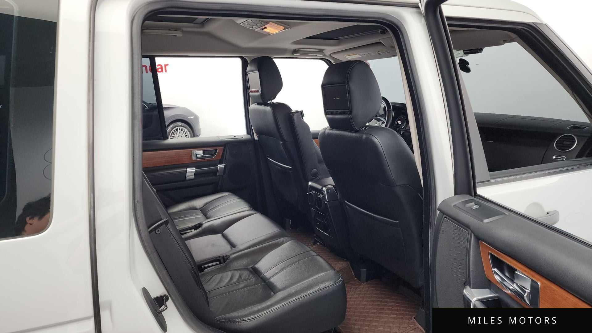 Land Rover Discovery 2012 — миниатюра 12