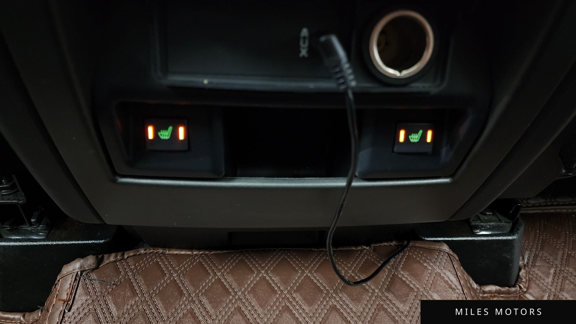 Land Rover Discovery 2012 — миниатюра 19