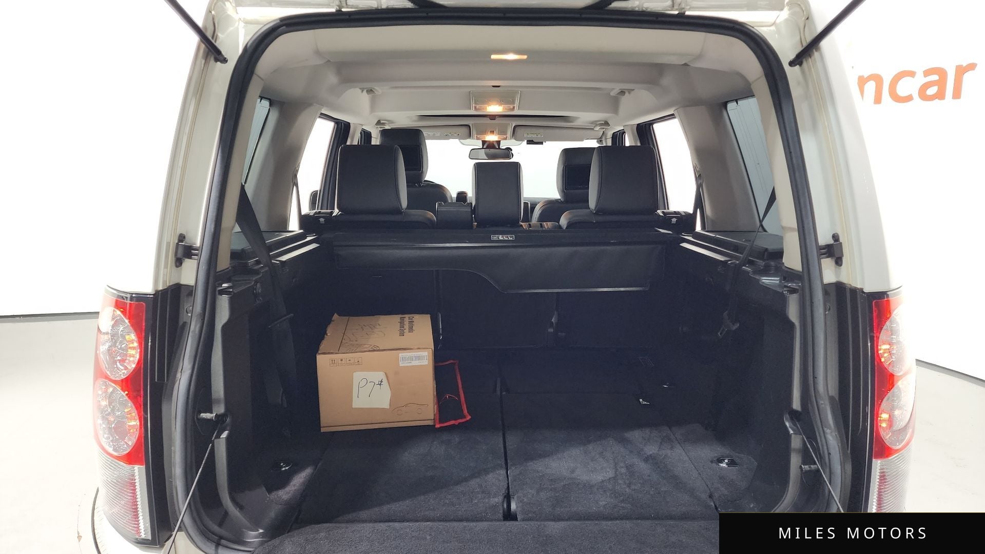 Land Rover Discovery 2012 — миниатюра 20