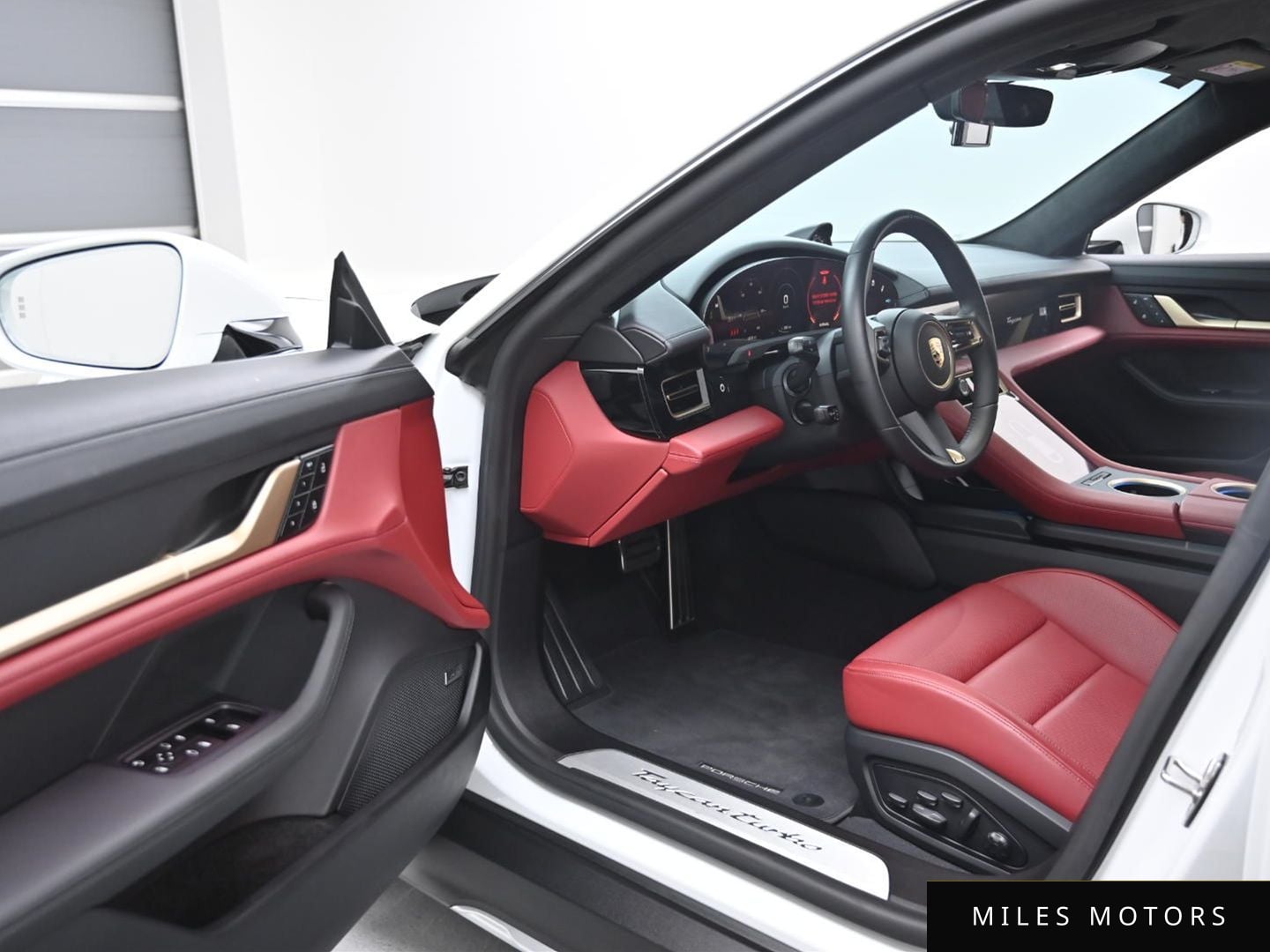 Porsche Taycan 2024 — миниатюра 11