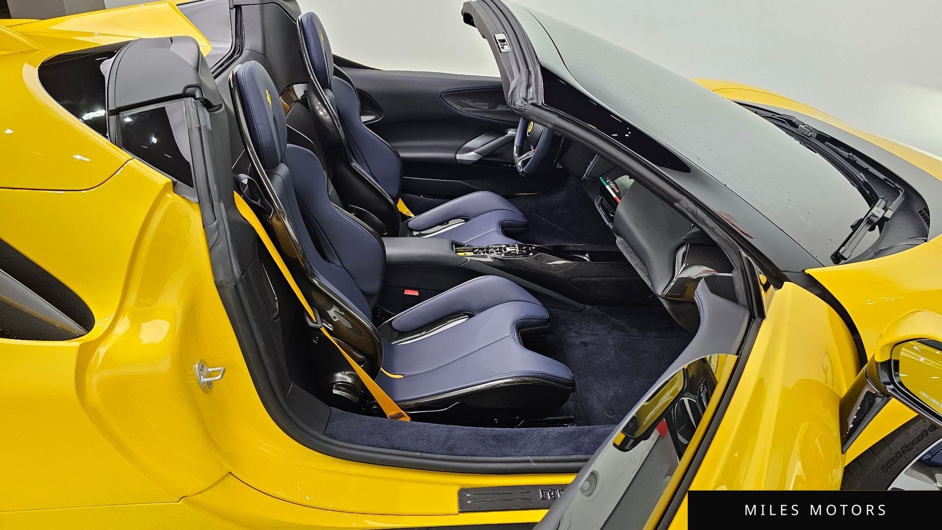 Ferrari SF90 스파이더 2023 — миниатюра 10