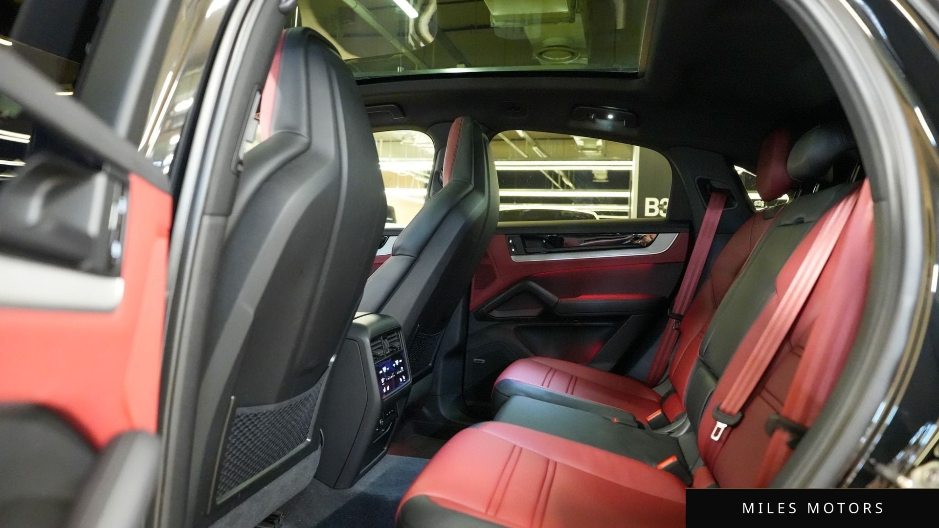 Porsche Cayenne 2024 — миниатюра 10