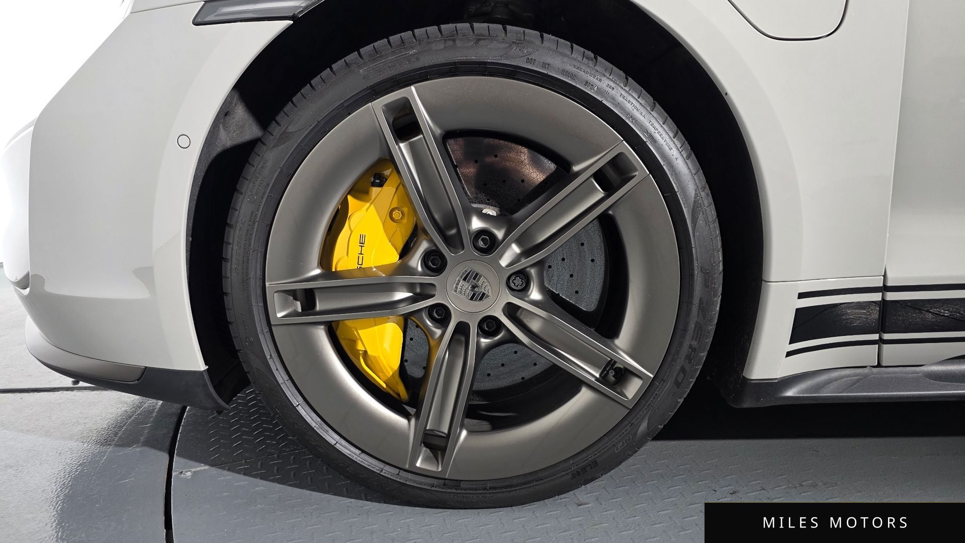 Porsche Taycan 2025 — миниатюра 5