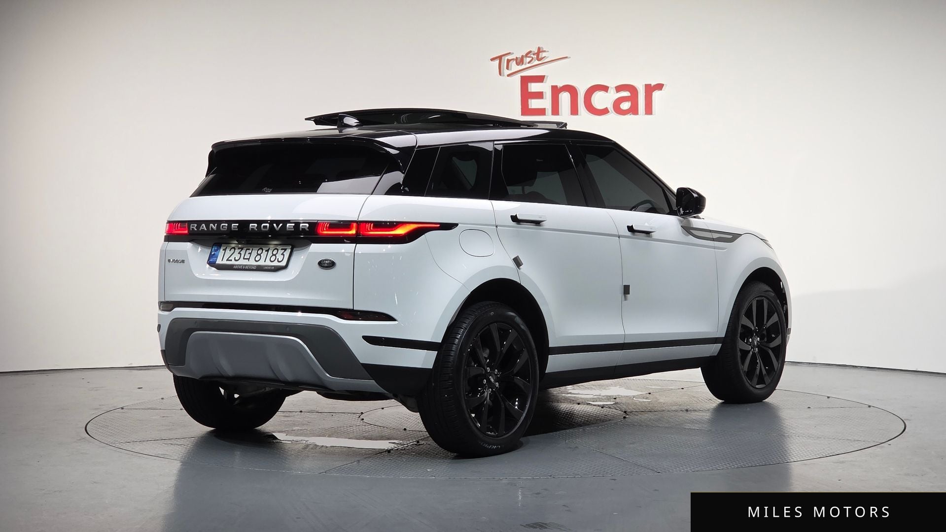 Land Rover Range Rover Evoque 2023 — миниатюра 2