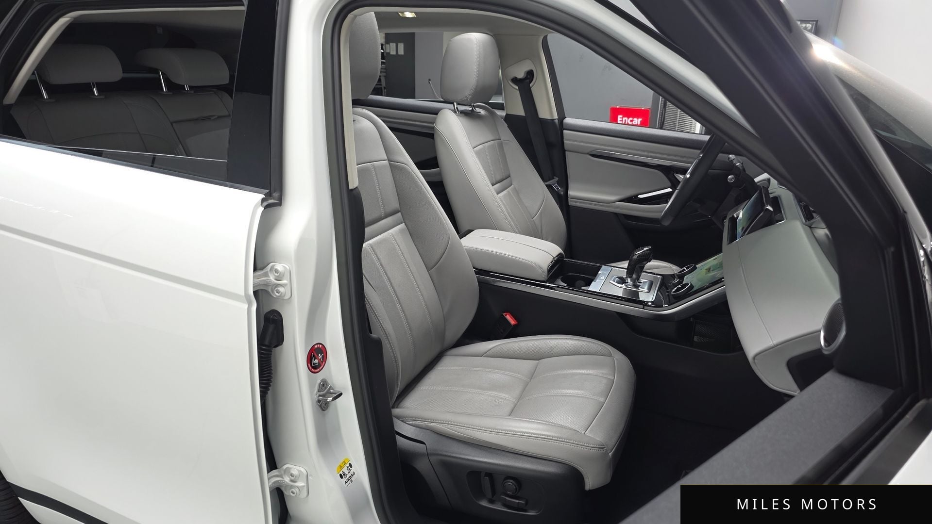 Land Rover Range Rover Evoque 2023 — миниатюра 10