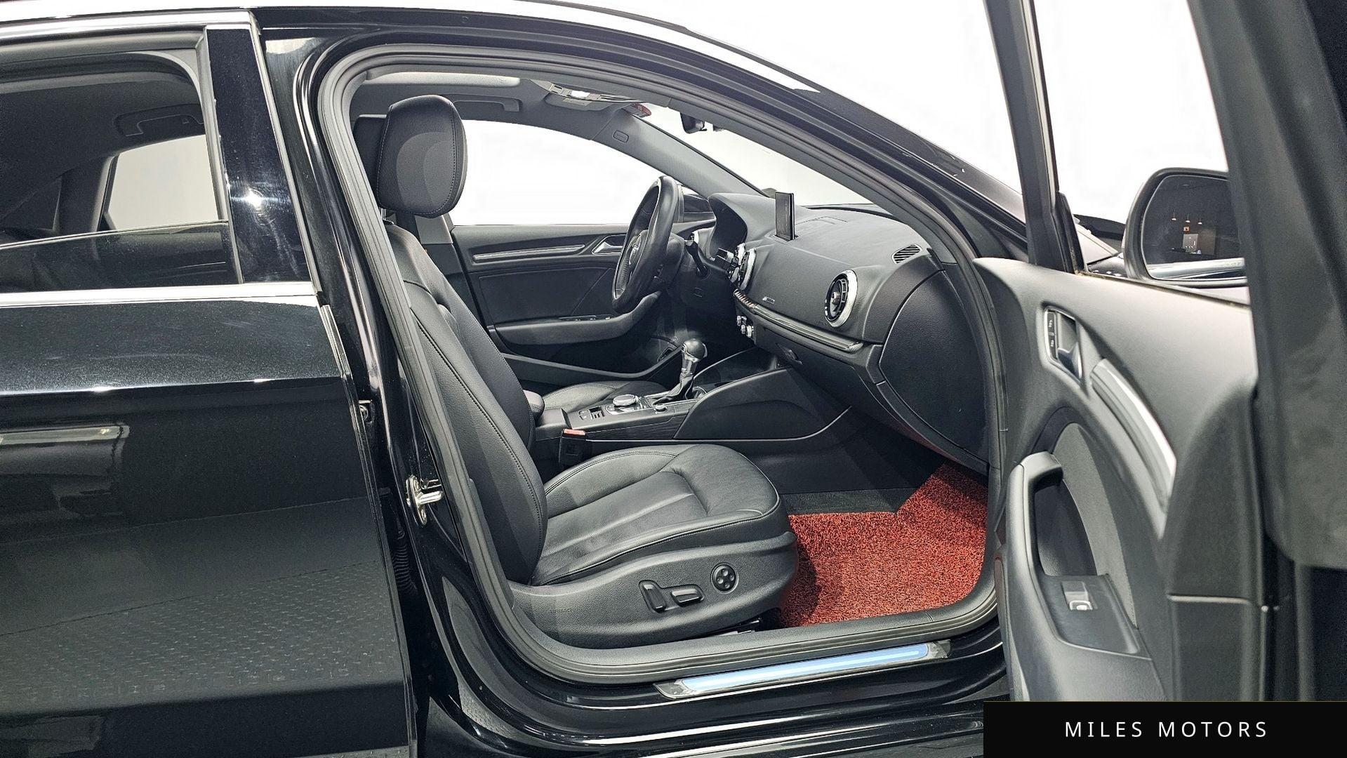 Audi A3 2018 — миниатюра 11