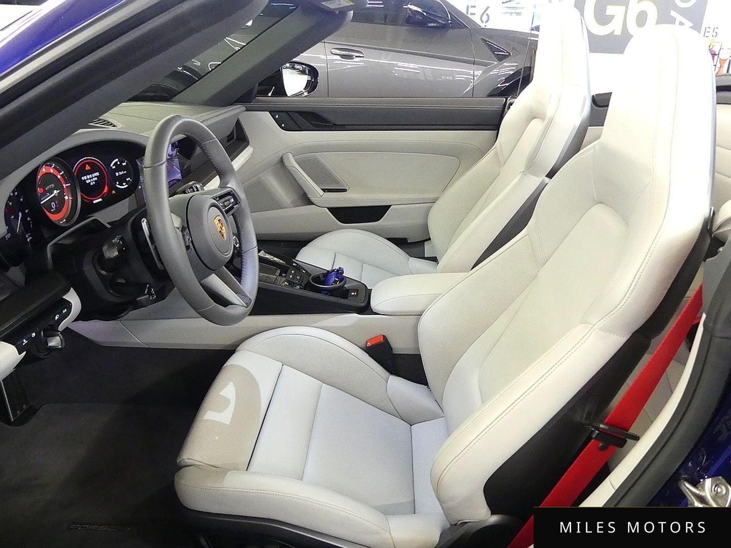 Porsche 911 (992) 2024 — миниатюра 7