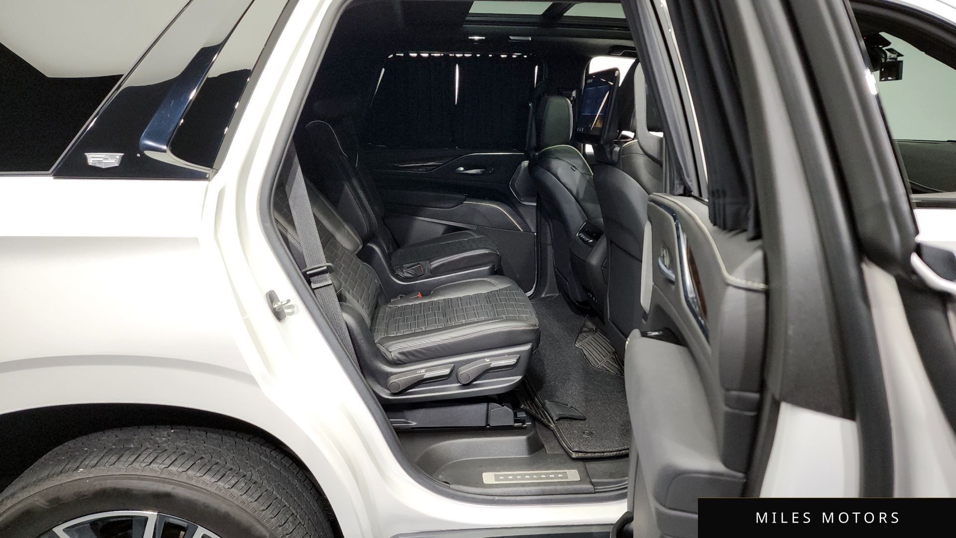 Cadillac Escalade 2022 — миниатюра 12