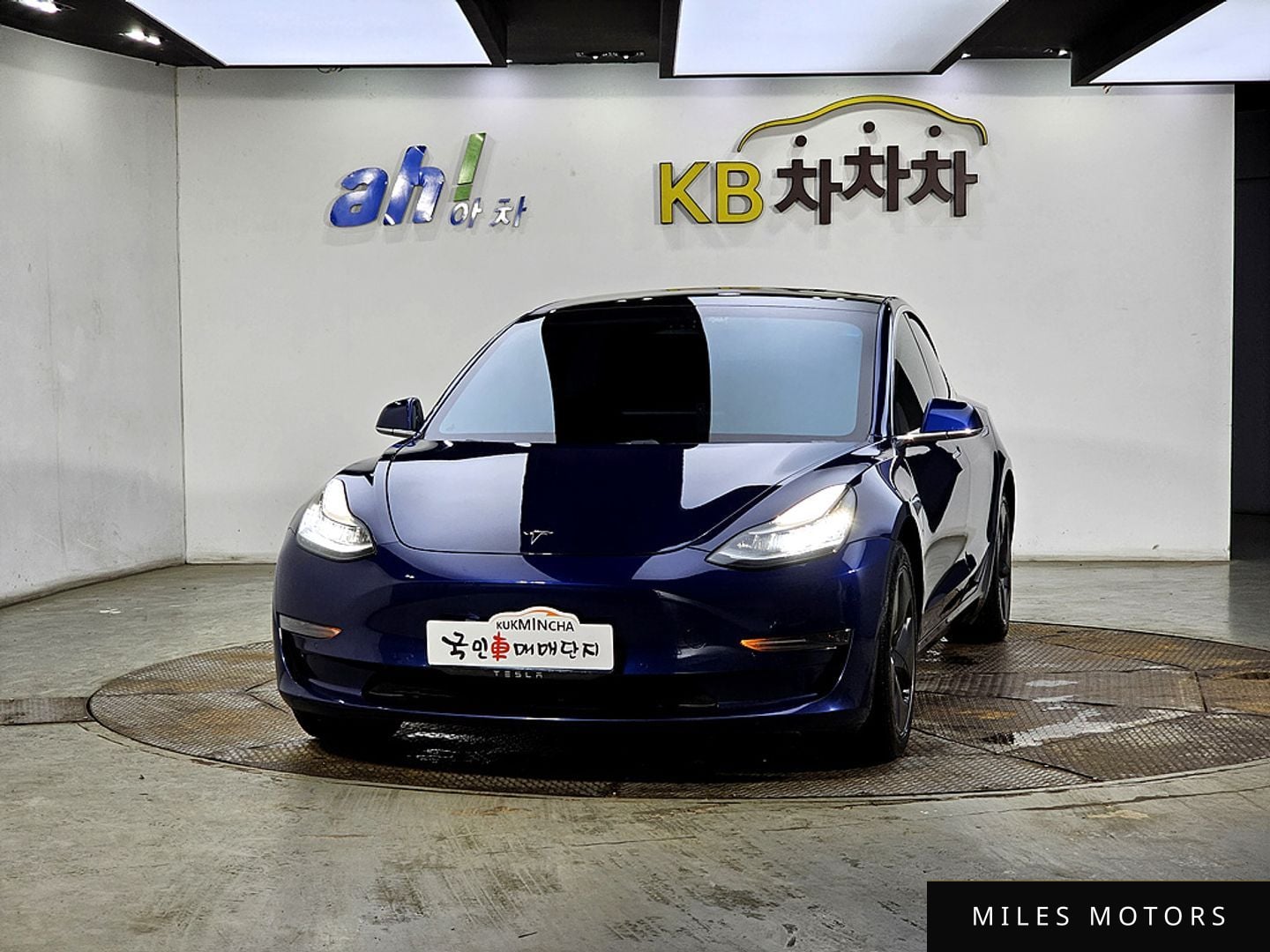 Tesla Model 3 2020 — миниатюра 2