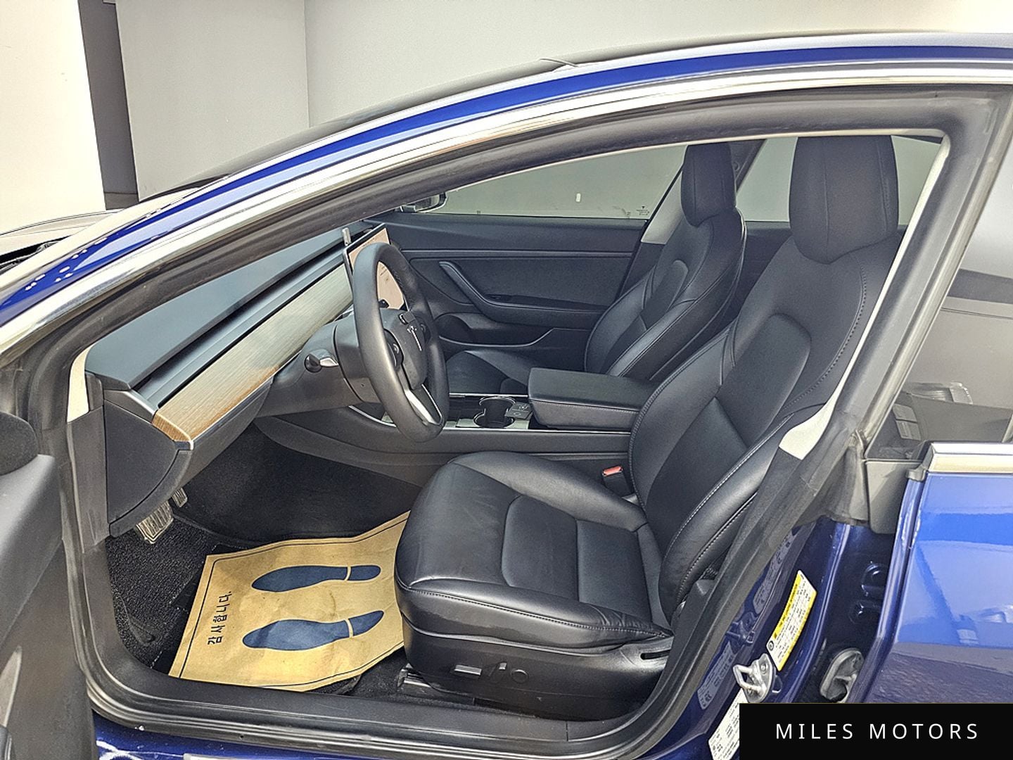 Tesla Model 3 2020 — миниатюра 8