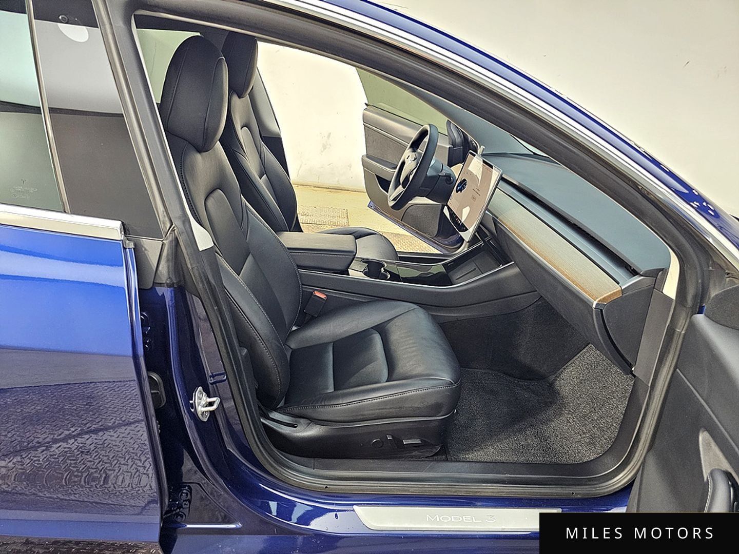Tesla Model 3 2020 — миниатюра 11