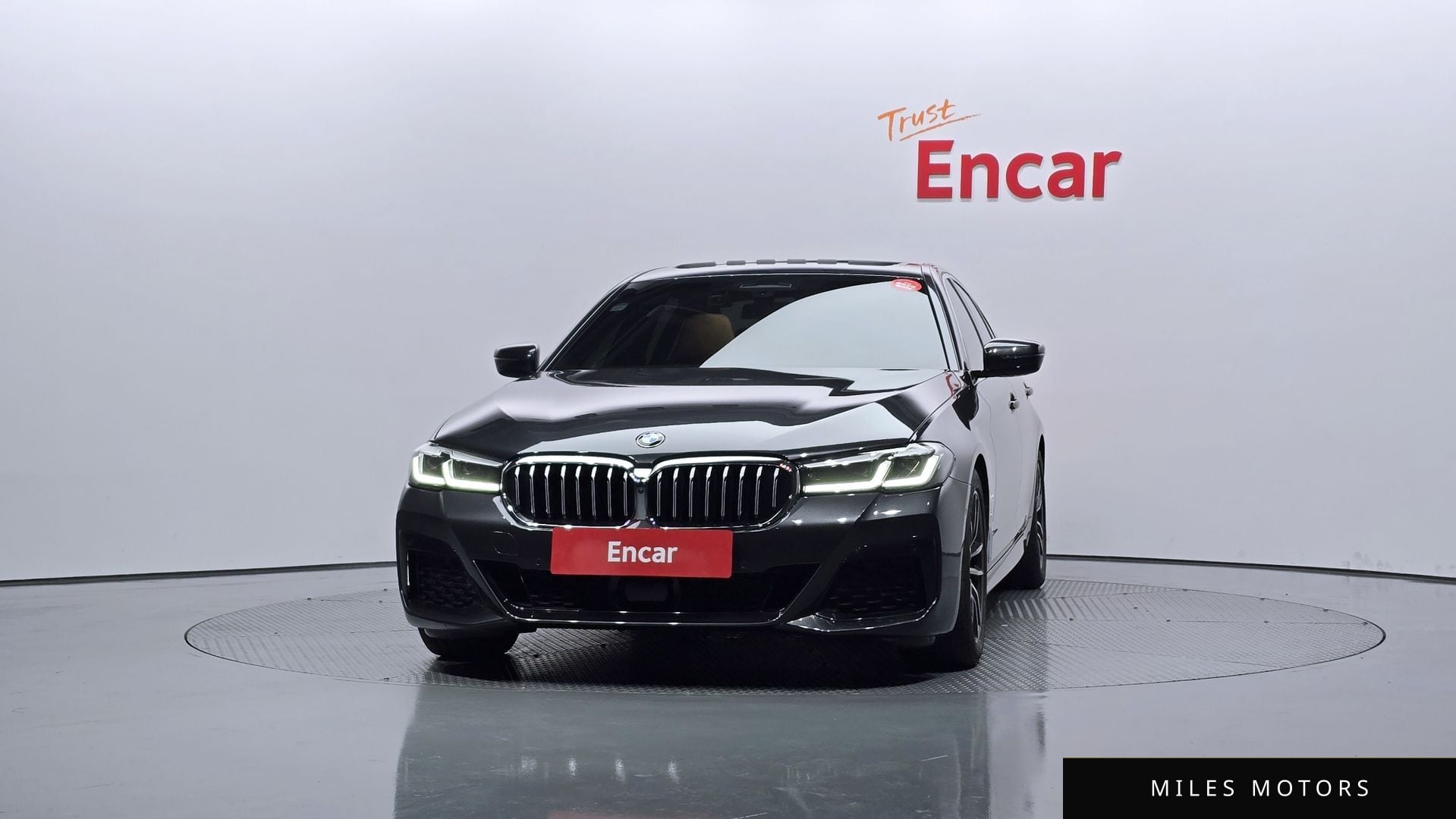 BMW 5 Series (G30) 2023 — миниатюра 3