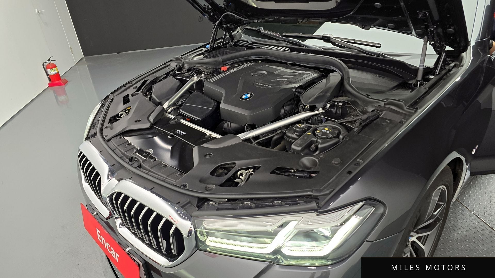 BMW 5 Series (G30) 2023 — миниатюра 6