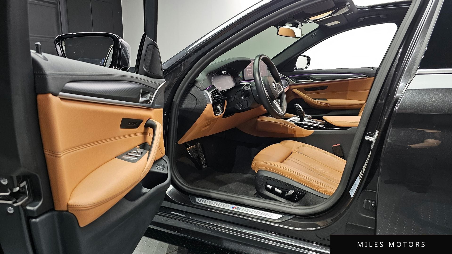 BMW 5 Series (G30) 2023 — миниатюра 10