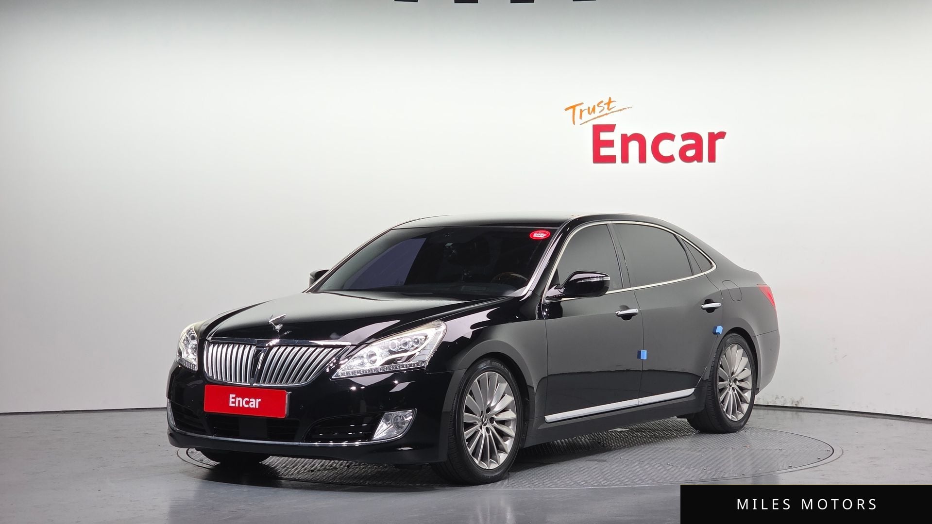 Hyundai Equus 2015 — фото 1 из 12