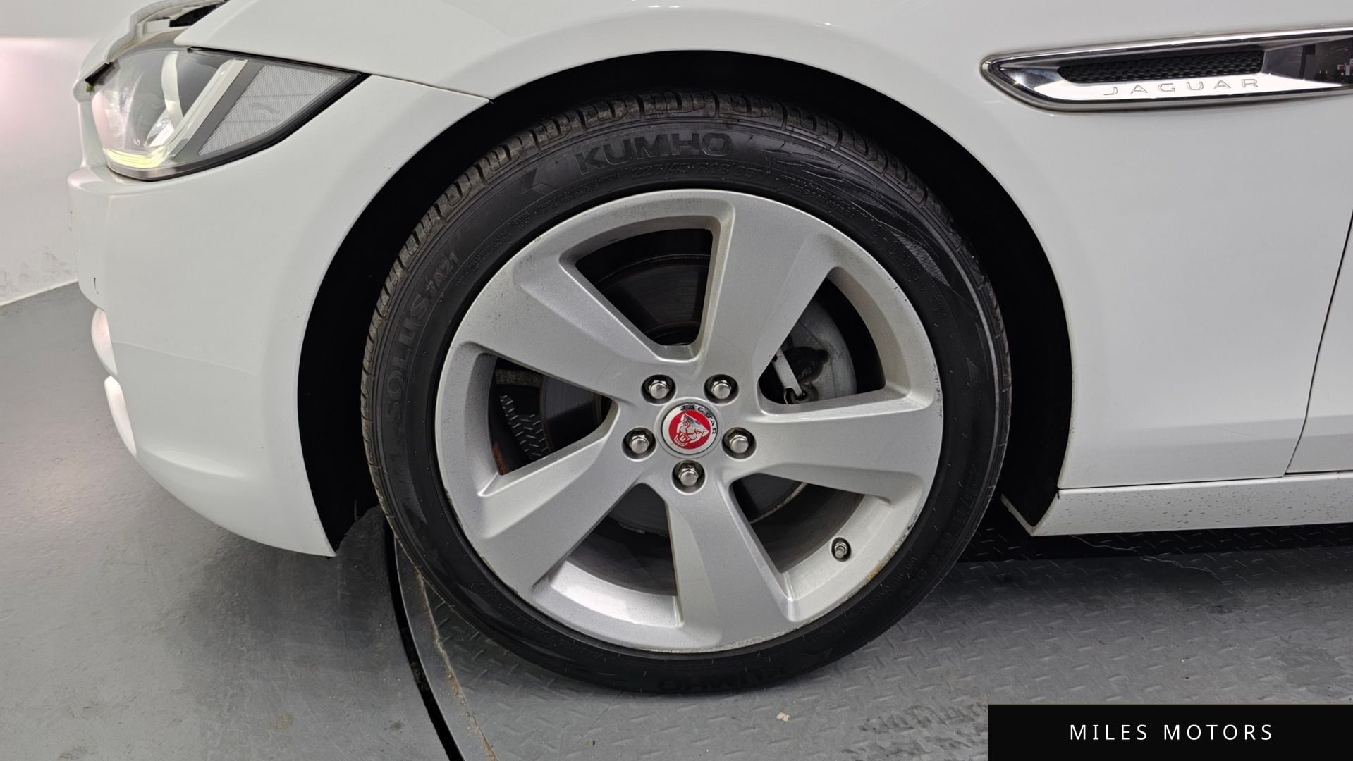Jaguar XE 2017 — миниатюра 5