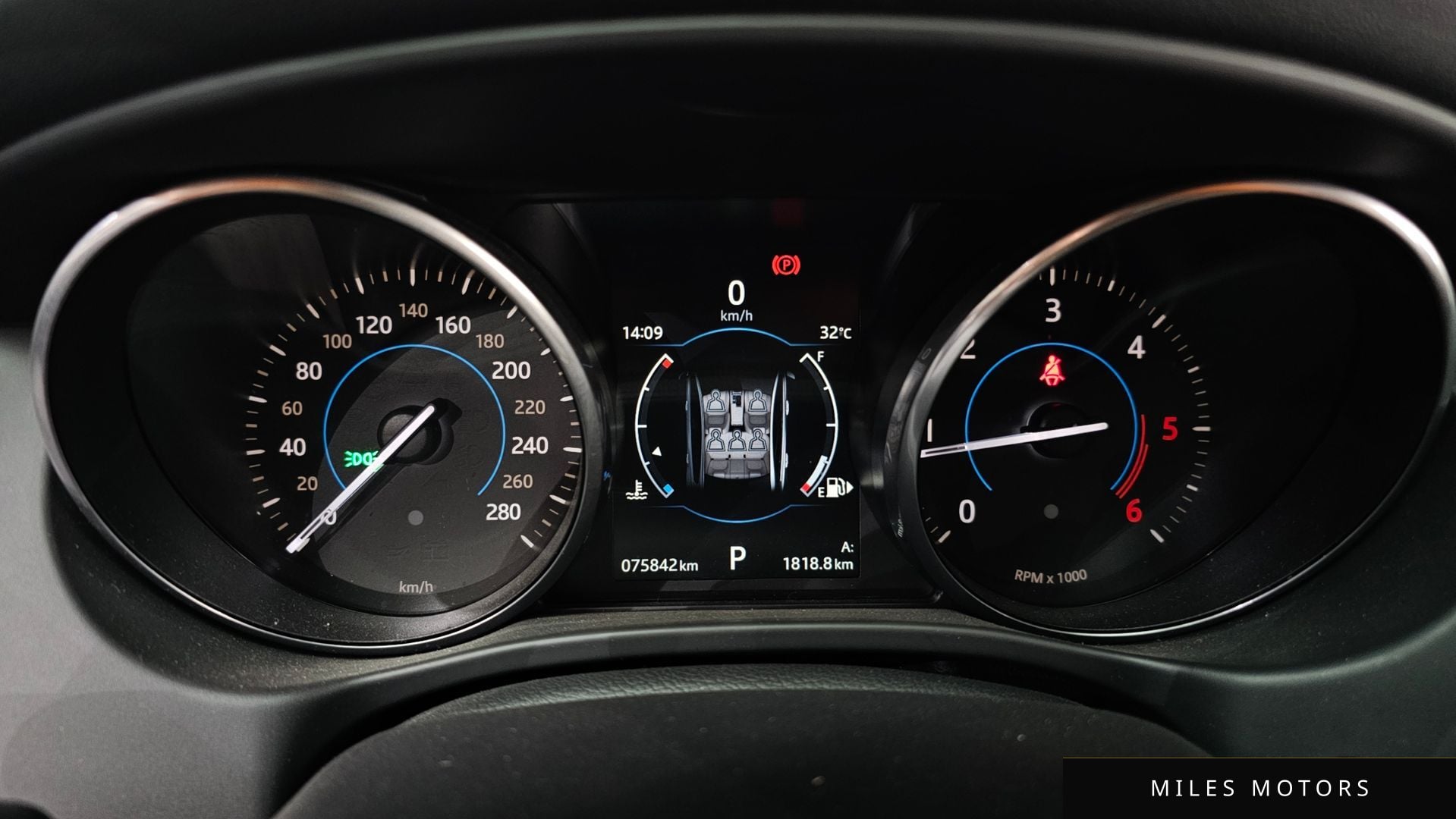 Jaguar XE 2017 — миниатюра 8