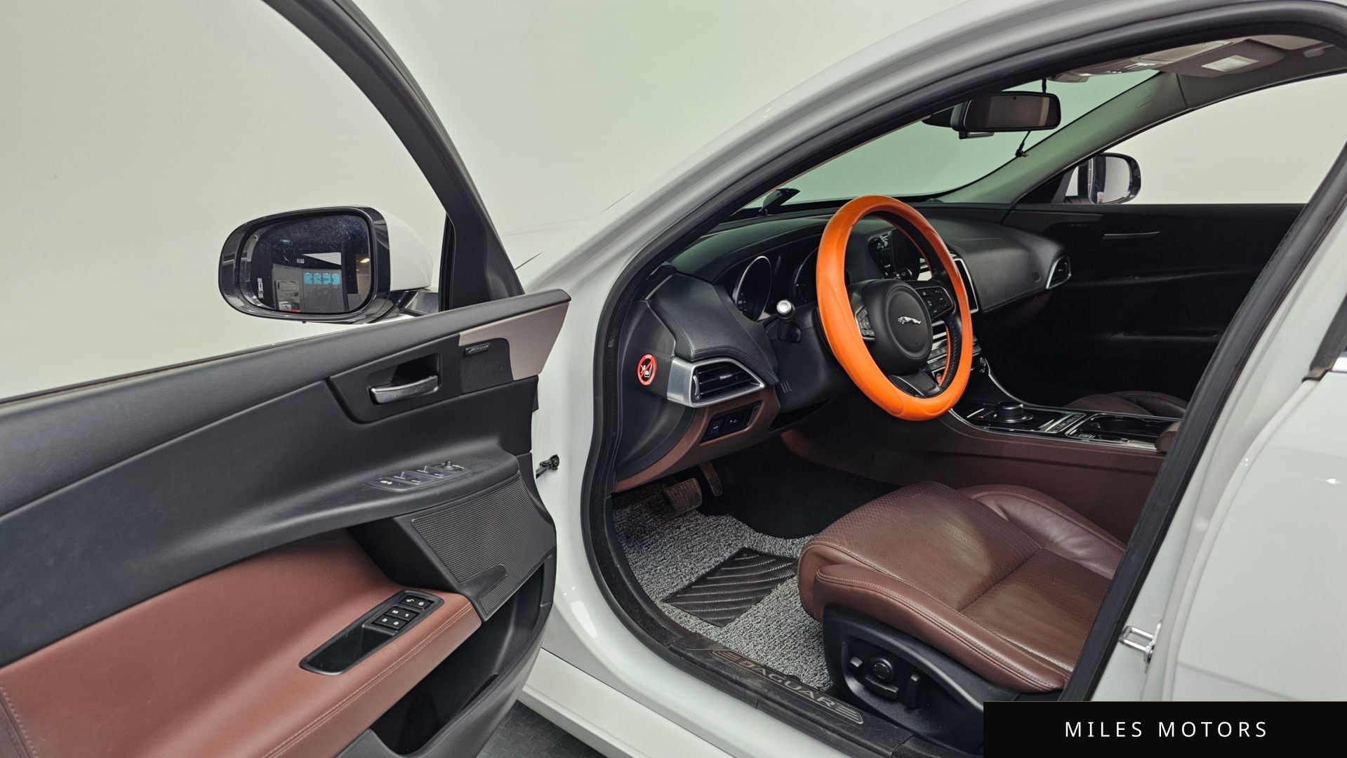 Jaguar XE 2017 — миниатюра 10