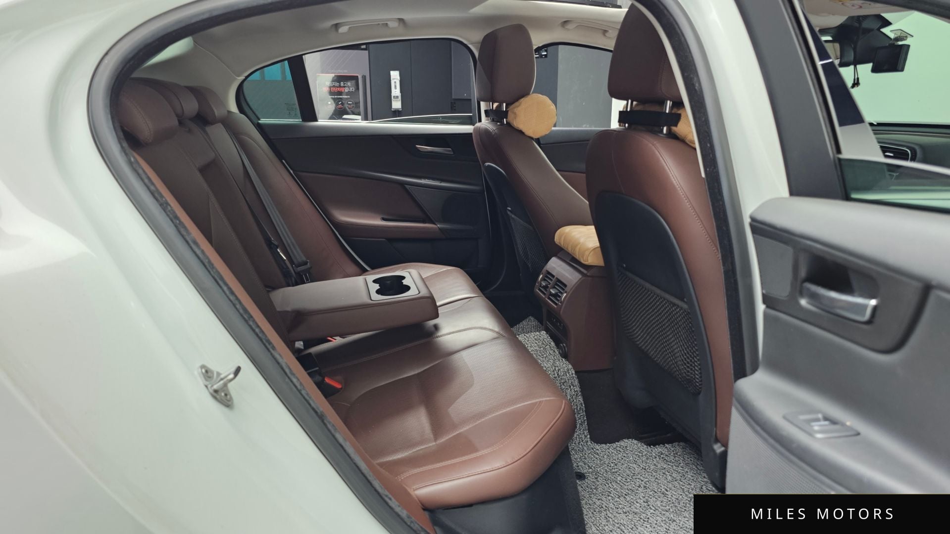 Jaguar XE 2017 — миниатюра 12