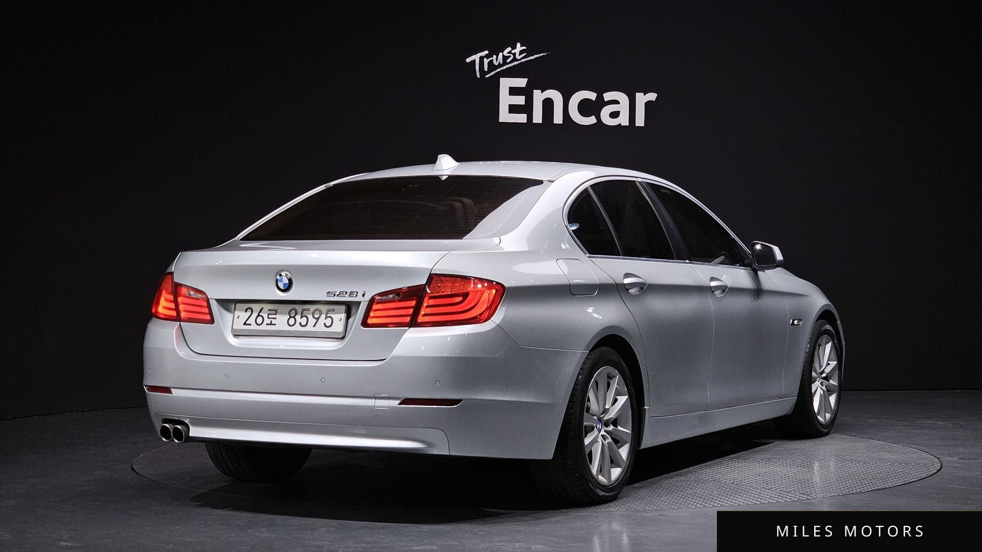 BMW 5 Series (F10) 2011 — миниатюра 2