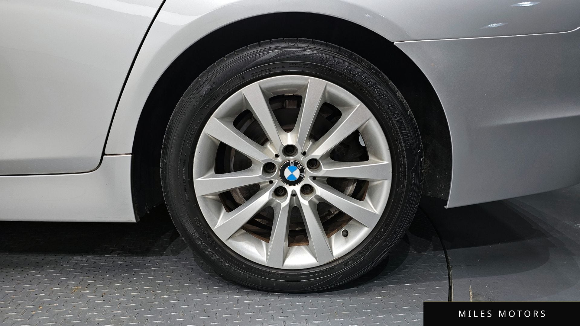 BMW 5 Series (F10) 2011 — миниатюра 5