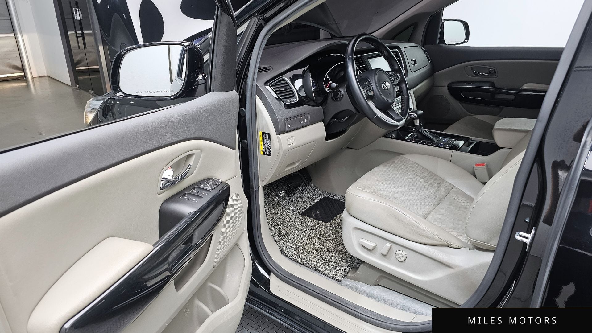 Kia Canival 2017 — миниатюра 10